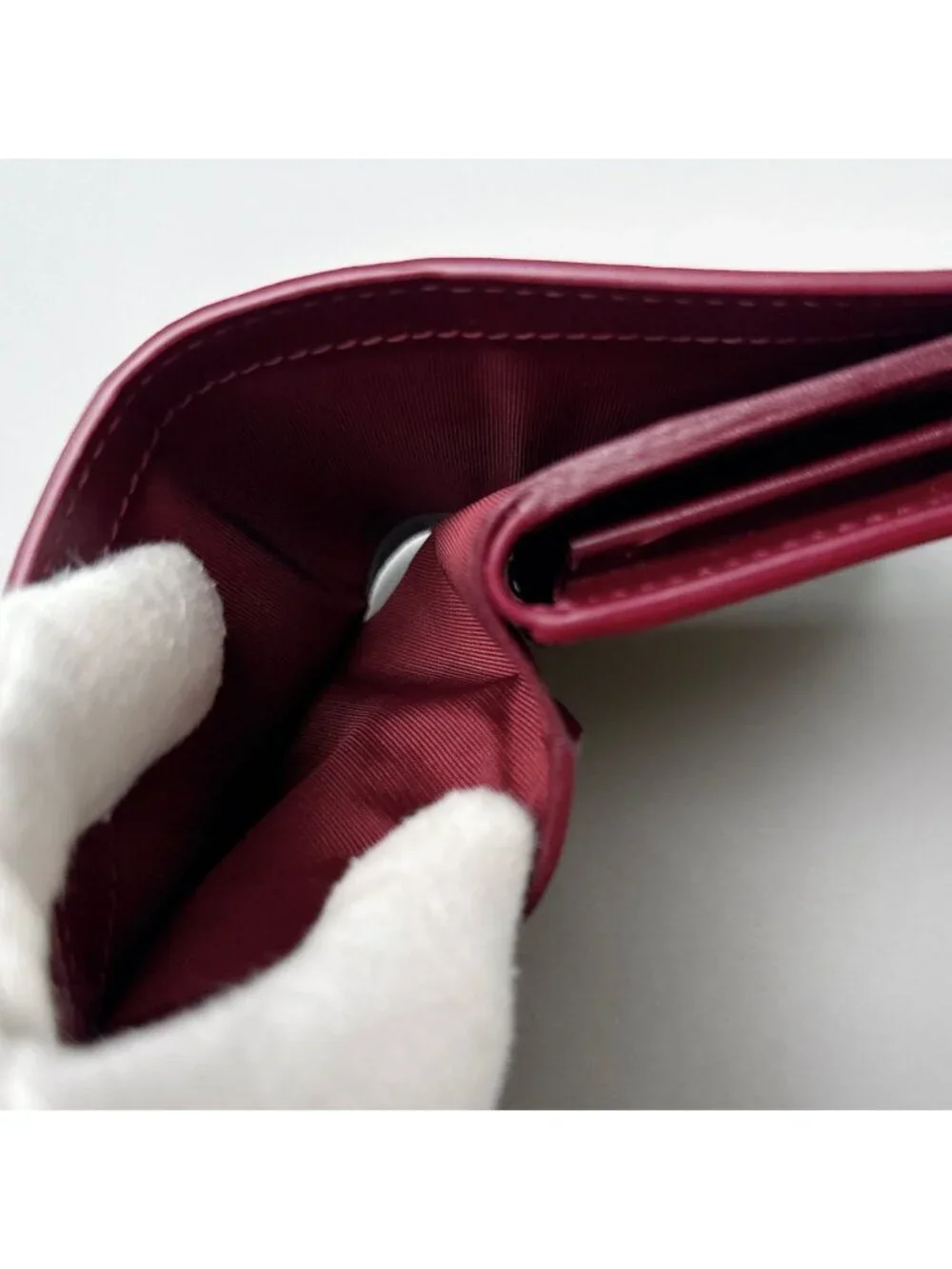 ★SOLD★ Gucci Yuko Higuchi Small Wallet Boris Bifold - Picture 4 of 10